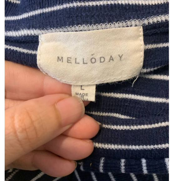 Melloday blue white stripes sleeveless front knot top size Large - Picture 2 of 7